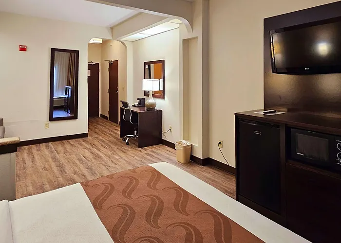 Quality & Near St Louis And I-255 Hotel Cahokia